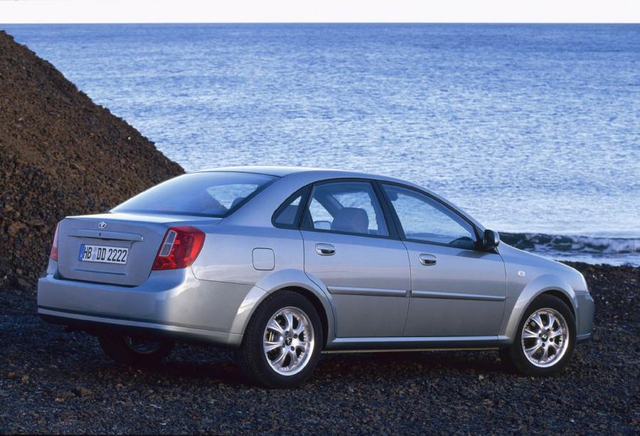  Daewoo Nubira 2003 года  (фото 2 из 19)